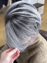 ブレイズヘアー(BLAZEhair)&nbsp;脱白髪染めホワイトシルバーバレイヤージュ×ブリーチ３回