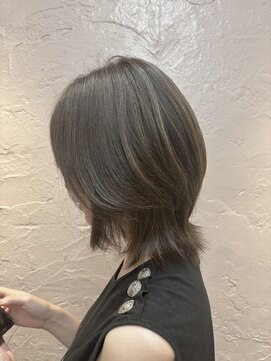 フッタ(Futta) ミディアムレイヤー×ハイライト【西武新宿駅】