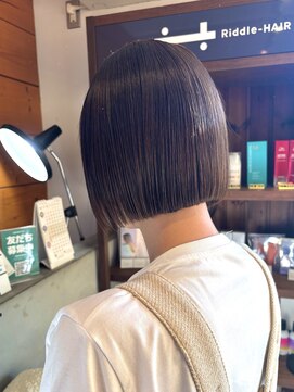 リドルヘアー 石井町店(Riddle HAIR) パツっとミニボブ 　ストレート　ボブ　艶髪　ベージュ
