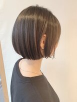 ステアケース ギンザセブン(stair:case ginza7)&nbsp;コンパクトまとまる艶感前下がりボブ