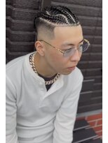 ケーエムシーセントラルルーツ(KMC Central Roots) フェード&カット+コーンロウ