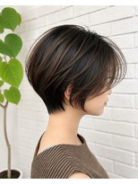 ビッケ(Vicke)&nbsp;くびれショート/前髪あり/暗めカラー/30代／40代／50代/大人ボブ