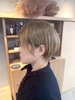 アッシェオレン(Ashe oleng)の写真/乾かすだけで上品にまとまる。骨格を美しく魅せる、圧倒的技術力の「計算された大人ショートカット」