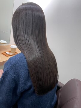アトレ アネックス(attrait ANNEX) グレージュロング×透明感のある上質な仕上がり