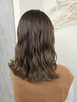 ニコ(nico...) 細めハイライト+アディクシーカラー☆