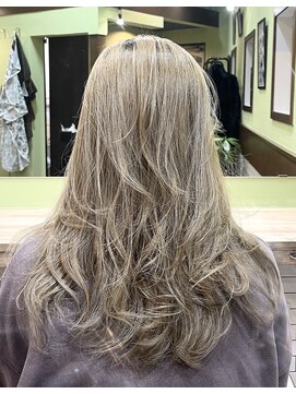 ワイズヘアースタジオ(y'z hair studio) ホワイトベージュ
