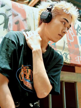 ディッセンバー 神宮前(December) Y2K スパイキーショート/ハイトーン/フェザーショート