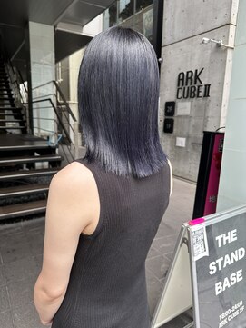 ロンド レア 天神大名店(Lond Le’a) ダブルカラーブルーグレー切りっぱなしボブ暗髪韓国ヘア