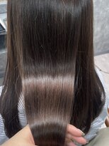 フォンド 津田沼(fond.)&nbsp;デザインカラー/レイヤーカット/ウェットヘア/オリーブベージュ