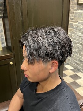 ミリオンバックス 御徒町店(Million Backs) スペインカール/スパイキーショート/フェザーパーマ/御徒町