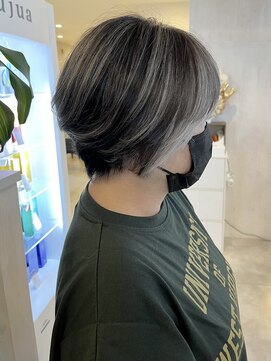 プラス ファースト ヘア(Plus 1st) ホワイトグレーｘコントラストハイライトｘインナーバング