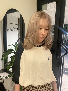 ユニコ(unico) ミルクティーベージュ/ブリーチ