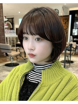 アフロート ルヴア(AFLOAT RUVUA) 「岩田莉奈」40代50代に人気の似合わせ丸みショートボブ 新宿