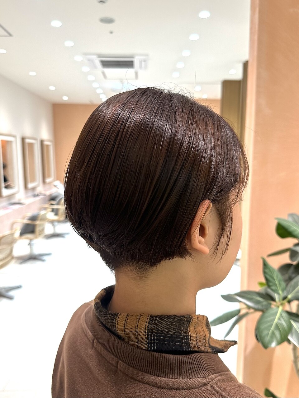 2026年春】ショート ダークブラウンの髪型・ヘアアレンジ｜人気順｜5