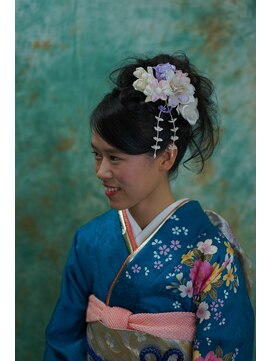 トータルビューティーサロンカワニシ まとめ髪と着付け
