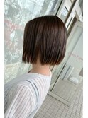 切りっぱなしショートボブ