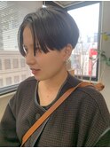 刈り上げショート、センターパート、ハンサムショート