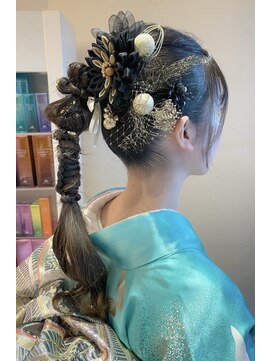 ラシェンテ エイジア 高槻(La Sente Aja) 成人式ポニーテールデザイン