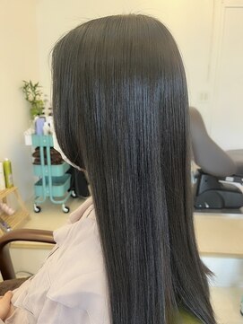 イルミチーノ(il micino) 黒髪ストレートon姫カット