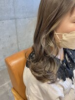 ククナ(kukuna)&nbsp;ロング×イヤリングカラー×ベージュ