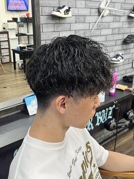 ライズヘアーバズ(RAIZE HAIR BUZZ) ツイストスパイラルパーマ