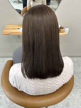 シカ 神戸三宮元町店(Cica) 神戸 三ノ宮 元町 髪質改善 透明感カラー