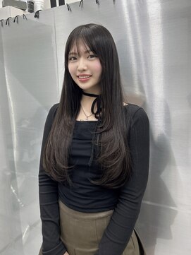 ロムーク 表参道(LOMKH) ミディアムレイヤーロングレイヤーカット顔周りブラウンベージュ