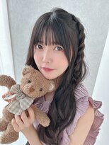 シースルーぱっつん前髪カット編みたらしふわふわヘア