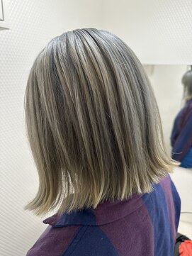 ファムヘア(fam.hair) ハイトーンボブ