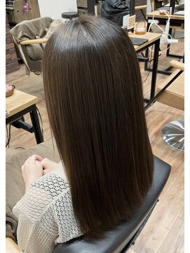 シキオリ(SHIKIORI) 《髪質改善ストレートエステ》まとまりやすく^._.^