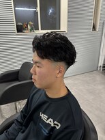 ガオプロデュースバイレボ(gao produced by revo)&nbsp;ハーフバックパーマフェードベリーショートアップバングフェザー