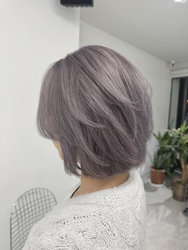 シック(CHIC) ブリーチカラー/ブリーチ/グレー/レイヤーカット/レイヤー