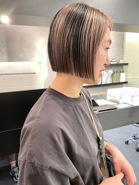 ケンジ 横浜(KENJE) ミニボブ/切りっぱなしボブ/ミルクティーベージュ/ローライト