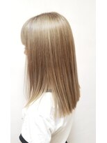 アッシュ 学芸大学店(Ash)&nbsp;イルミナで作る存在感・透明感抜群の外国人風ダブルカラー♪