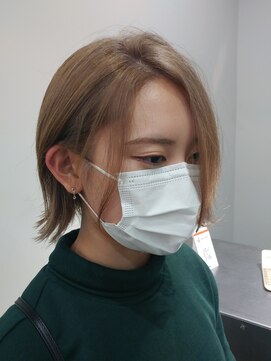 エルエスヘアー(LS HAIR) 【LS HAIR】ハイトーンベージュ×外はねボブ