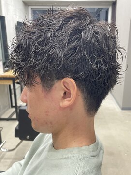 フイ 代々木(Hui) アップバング/メンズツーブロックマッシュ/束感ショート波巻き