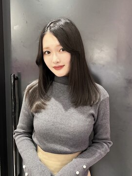 アディション 新宿(ADITION) レイヤーカット/顔周りカット/センターパート