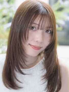 ディーボーイ 下通本店(D-BOY) トレンドのフェイスレイヤーでシアーな魅力と小顔を実現