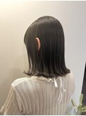 オリーブベージュ