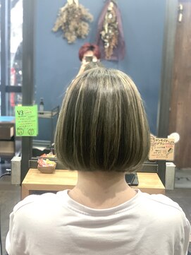 ワラティク(WARATI C) ハイライトボブ