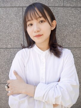 シュシュ(shushu) 外ハネ小顔くびれミディアム/秋ベージュ【有海一生】バングあり