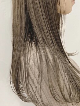 ロマリア(Lomalia)の写真/日本人の髪に合う透明感を追求。暗くても透けるグレージュ、赤味/黄味も消すグレージュも実現[表参道/原宿]
