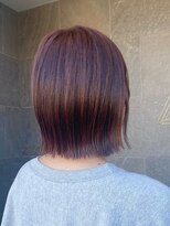 メゾン アヴァロ(Maison Avallo)&nbsp;淡色ピンクブラウンの切りっぱなしボブ