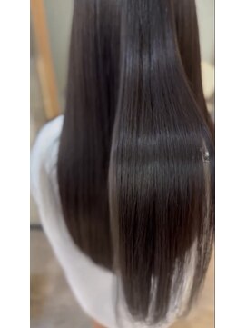 ララルーモ 渋谷公園通り店(LaLarOomo) 大人女性30代40代向けさらさらストレート