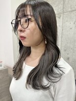 サクラ オモテサンドウ(SAKURA)&nbsp;会社でバレない結んで隠せるインナーカラーグレー表参道