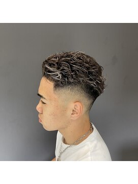 クレオ 片江店(CREO) 10代20代極道パーマフェードバーバーハイライトメンズカット