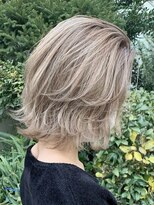 アルカナ 明治神宮前原宿(ARCANA)&nbsp;レイヤーカット　ミルクティーベージュ　顔周りレイヤーボブ