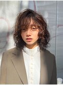 ミディアムパーマ　スパイラルパーマ　ブラウンヘアー