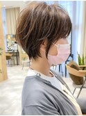 40代/小顔カット/コンパクトショート/オリーブグレージュ/豊中