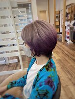 コモレビ(komorebi) 【山本智文】ケアブリーチエンズカラーショートカット